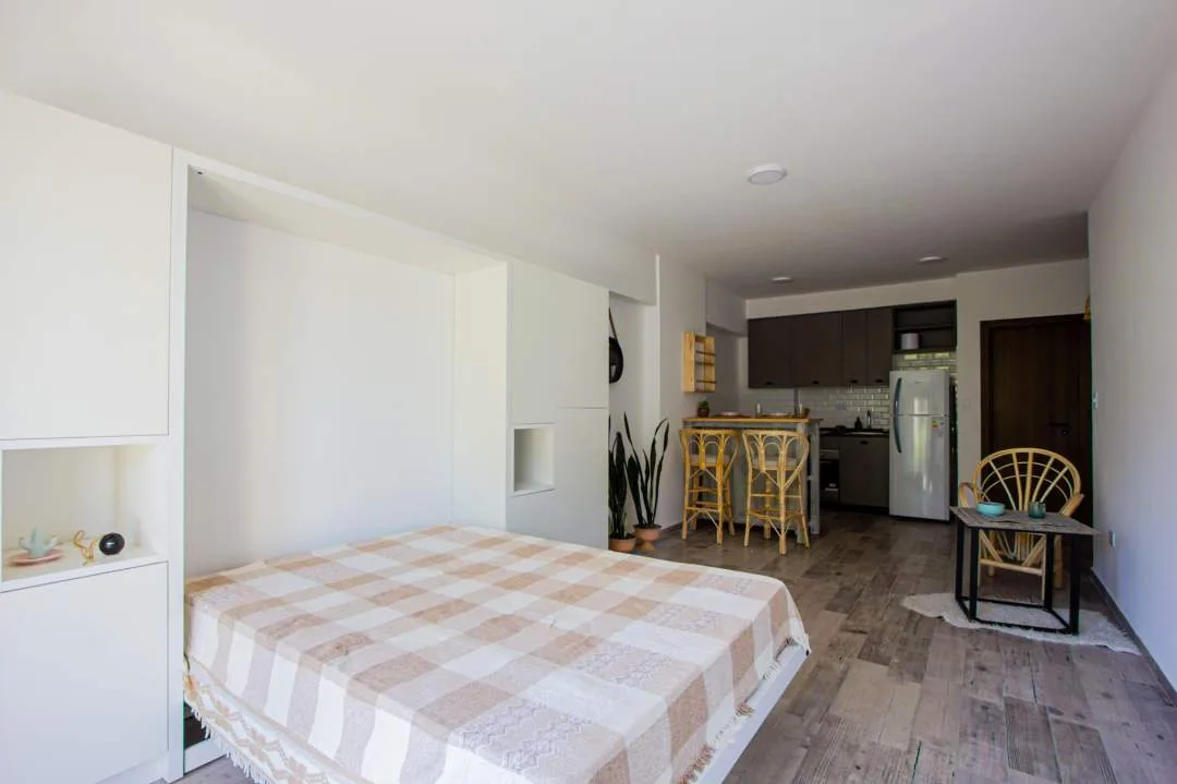AV, SAN JUAN 400, SAN TELMO,  EXP 205.000 Alquiler temporal Departamento 1 Ambiente con Balcón y Piscina