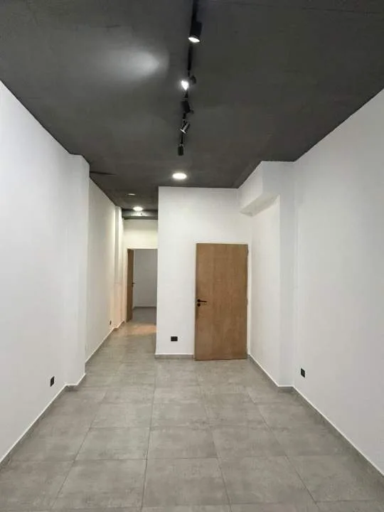 TOMAS LIBERTI 1100, LA BOCA, Alquiler Local Comercial en Importante Zona Comercial
