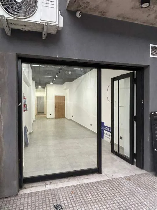 TOMAS LIBERTI 1100, LA BOCA, Alquiler Local Comercial en Importante Zona Comercial