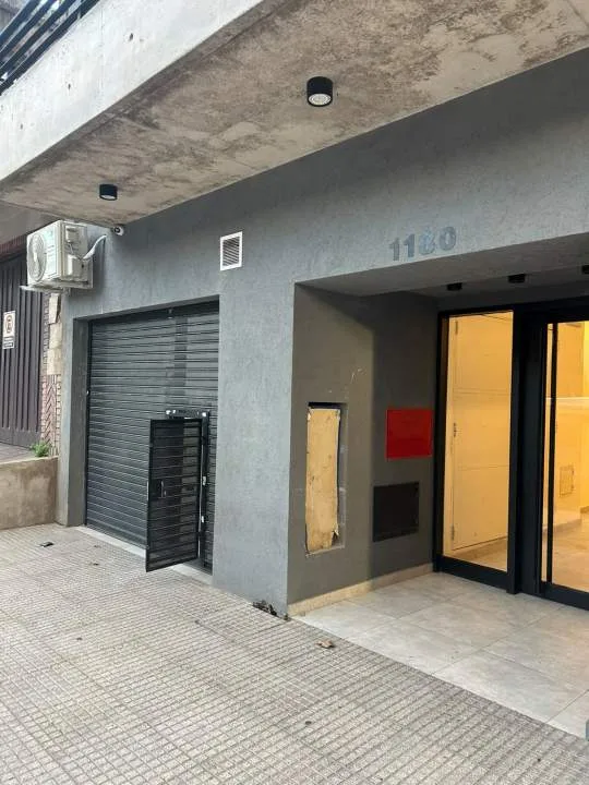 TOMAS LIBERTI 1100, LA BOCA, Alquiler Local Comercial en Importante Zona Comercial