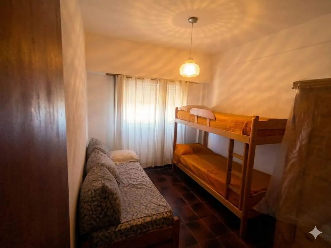 427 - VENDE DPTO. 3 AMBIENTES CENTRICO .-