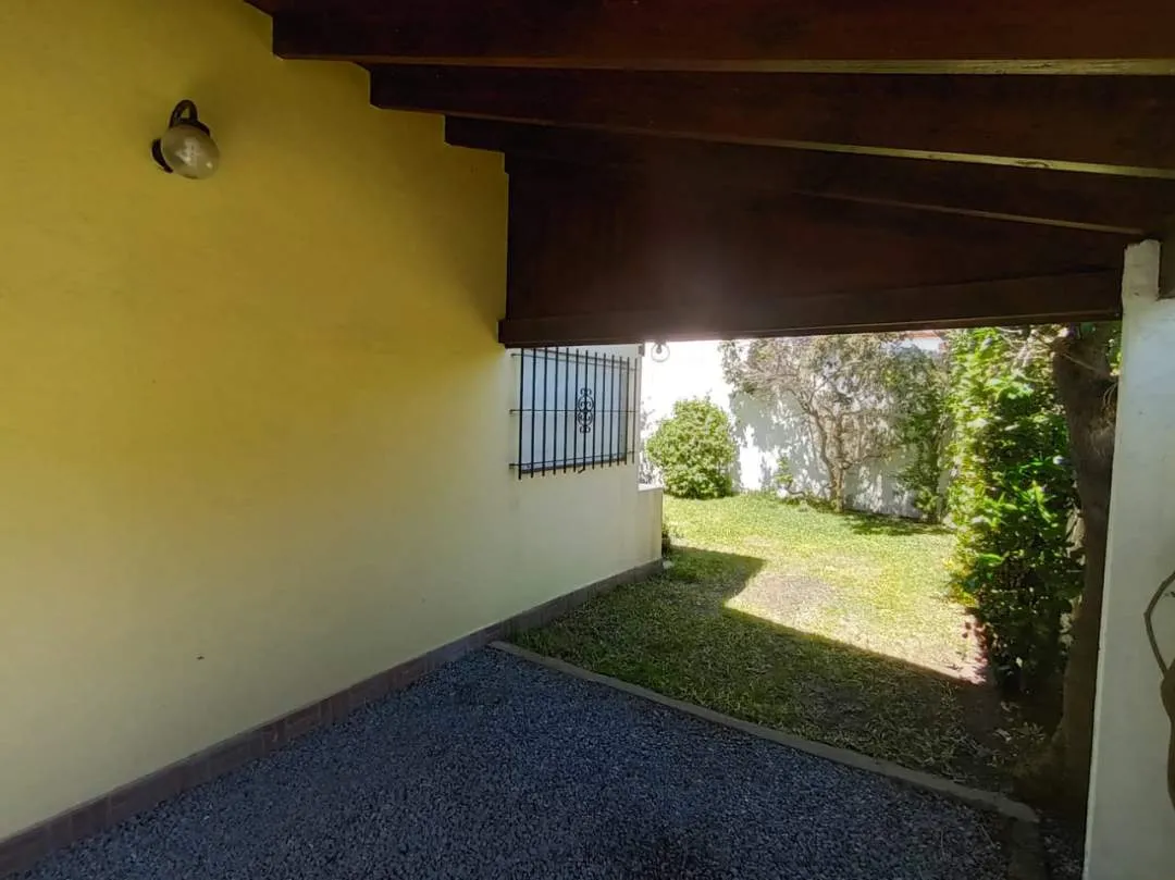 437- CHALET 4 AMBIENTES AL FRENTE ( RESERVADO )
