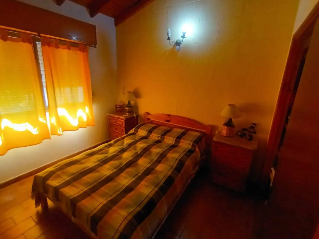 437- CHALET 4 AMBIENTES AL FRENTE ( RESERVADO )