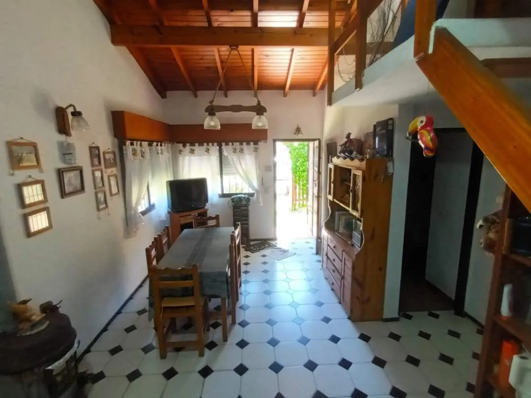 437- CHALET 4 AMBIENTES AL FRENTE ( RESERVADO )