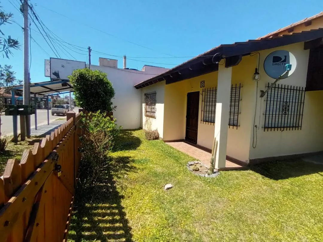 437- CHALET 4 AMBIENTES AL FRENTE ( RESERVADO )