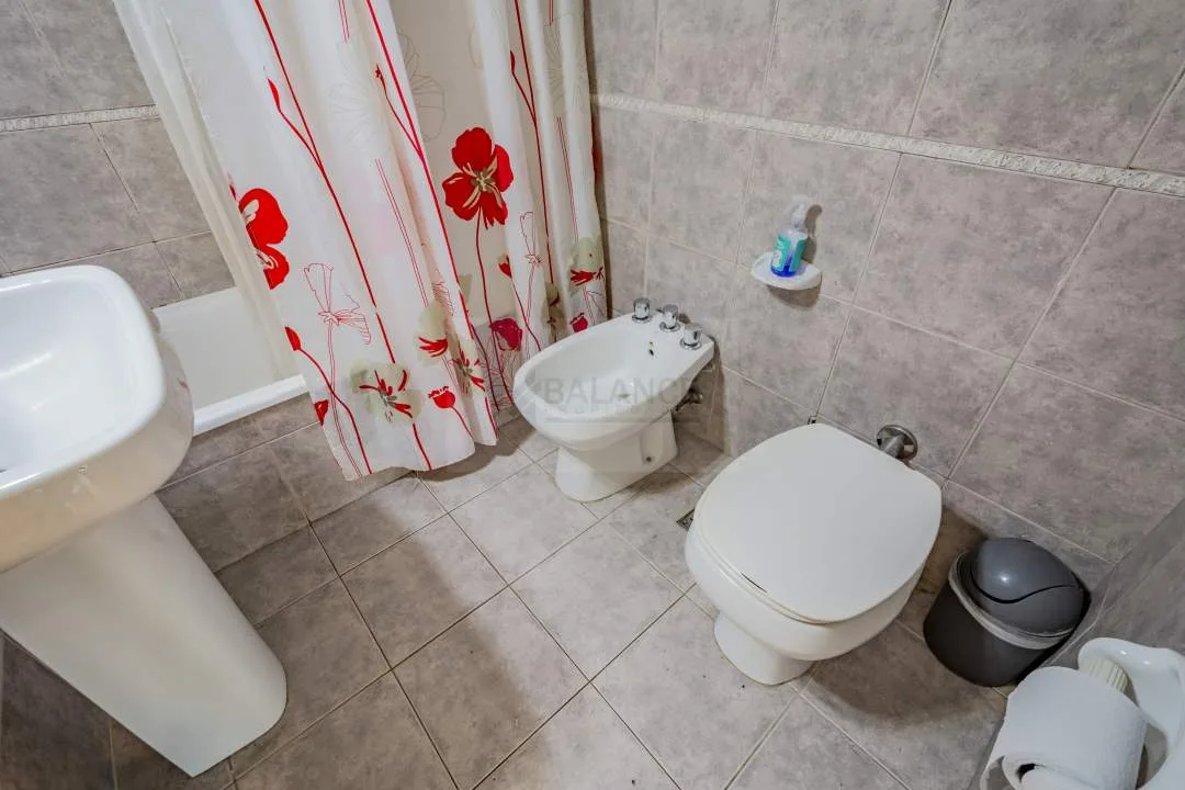VENTA DPTO 3 AMB BARRACAS COCHERA
