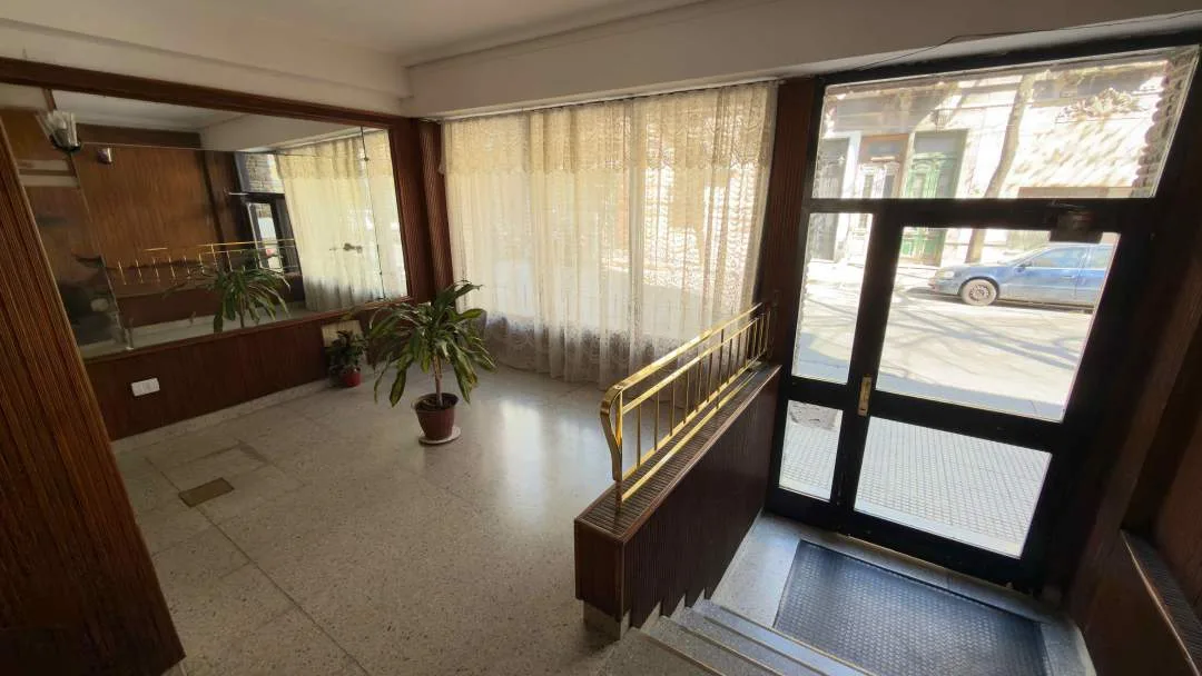 MONSERRAT, Solis al 1100. Venta monoambiente con balcón al frente! Ideal para renta temporaria