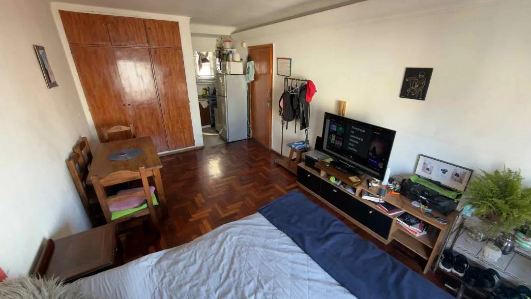 MONSERRAT, Solis al 1100. Venta monoambiente con balcón al frente! Ideal para renta temporaria