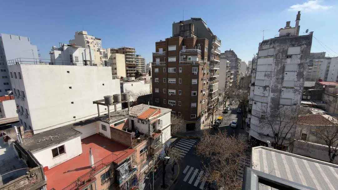 MONSERRAT, Solis al 1100. Venta monoambiente con balcón al frente! Ideal para renta temporaria