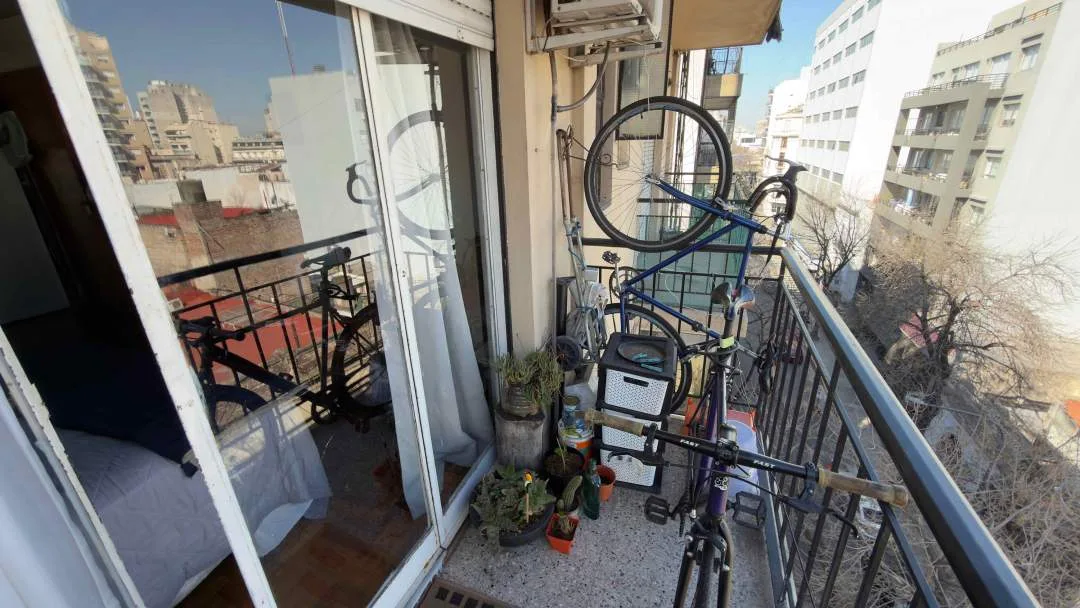 MONSERRAT, Solis al 1100. Venta monoambiente con balcón al frente! Ideal para renta temporaria