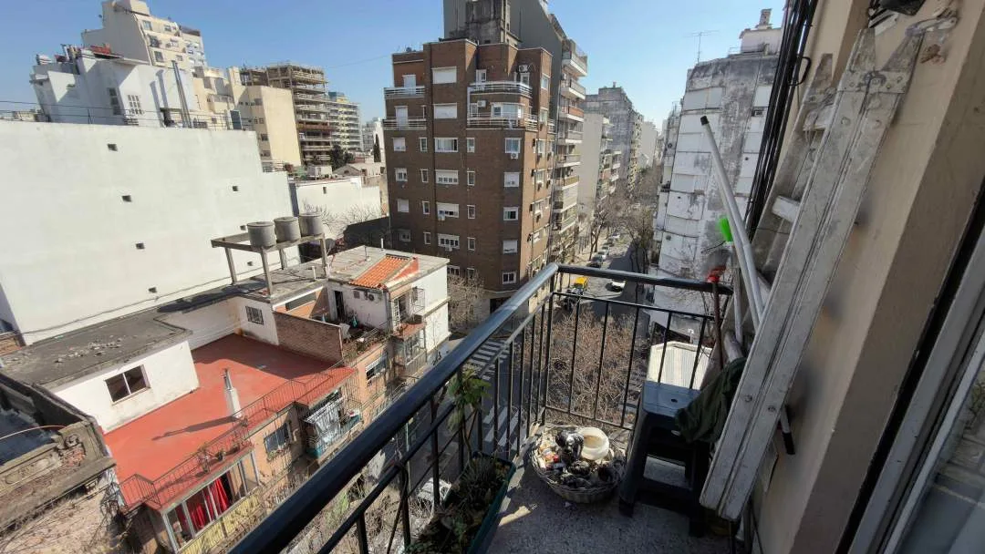 MONSERRAT, Solis al 1100. Venta monoambiente con balcón al frente! Ideal para renta temporaria