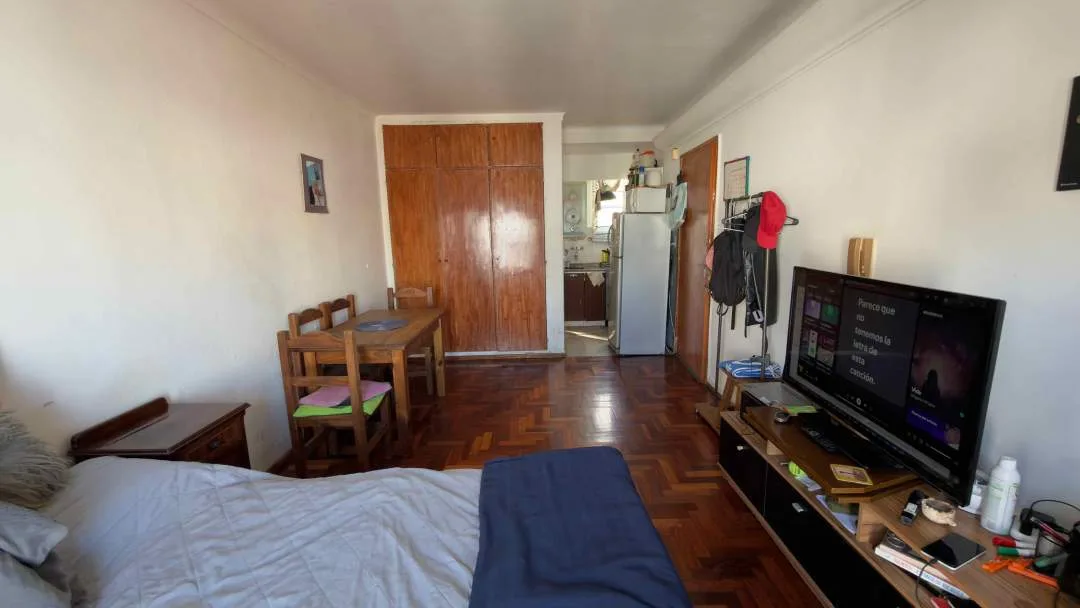 MONSERRAT, Solis al 1100. Venta monoambiente con balcón al frente! Ideal para renta temporaria