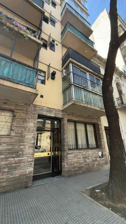 MONSERRAT, Solis al 1100. Venta monoambiente con balcón al frente! Ideal para renta temporaria