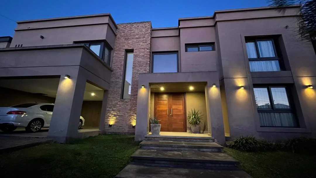 VENTA | CASA | B° BAJO LA VIÑA | 395.000 USD