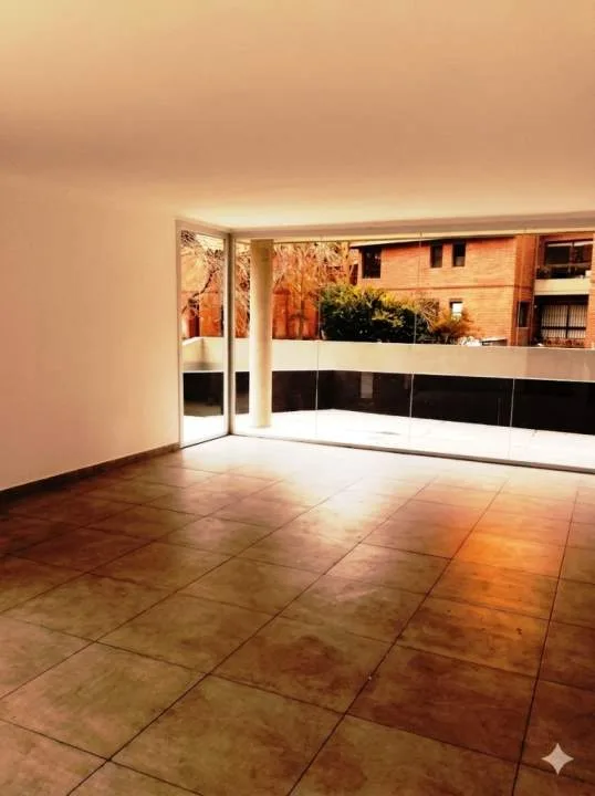 En Pinamar Local en Alquiler. Apto Profesional. Zona Centro.