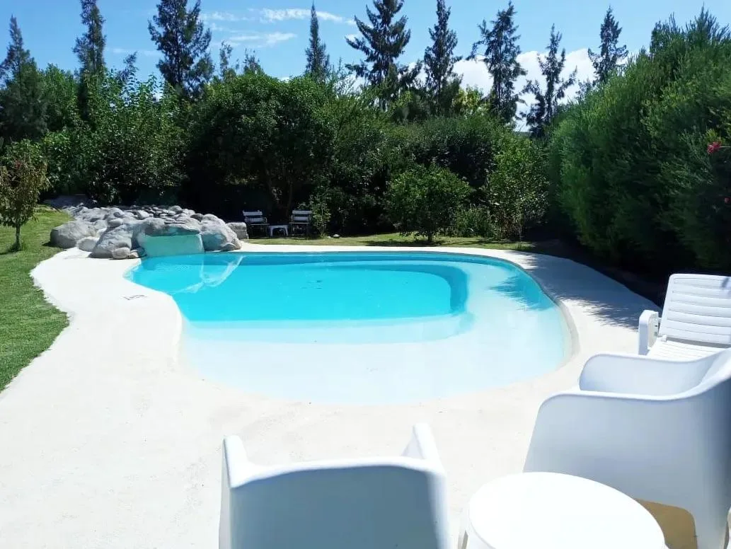 Casa en Venta de 6 ambientes en Santa Teresa sobre gran lote de 1400 m2.