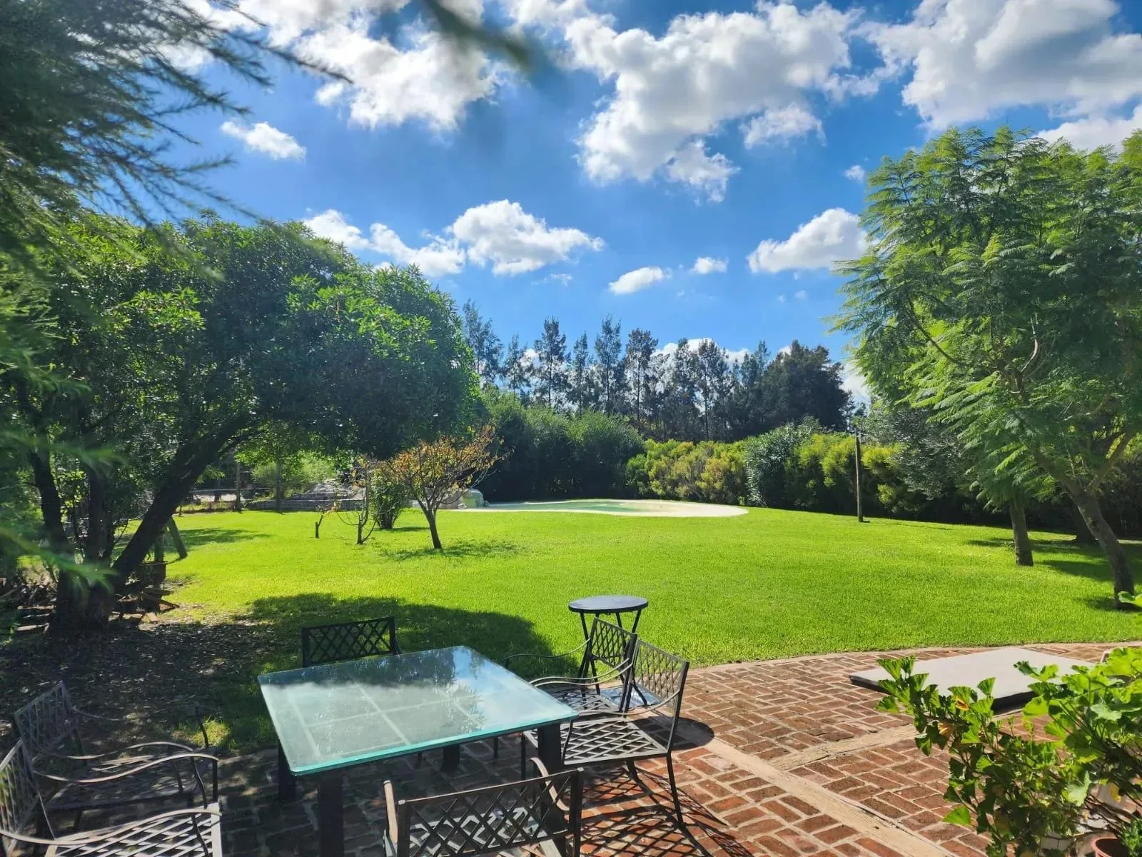 Casa en Venta de 6 ambientes en Santa Teresa sobre gran lote de 1400 m2.