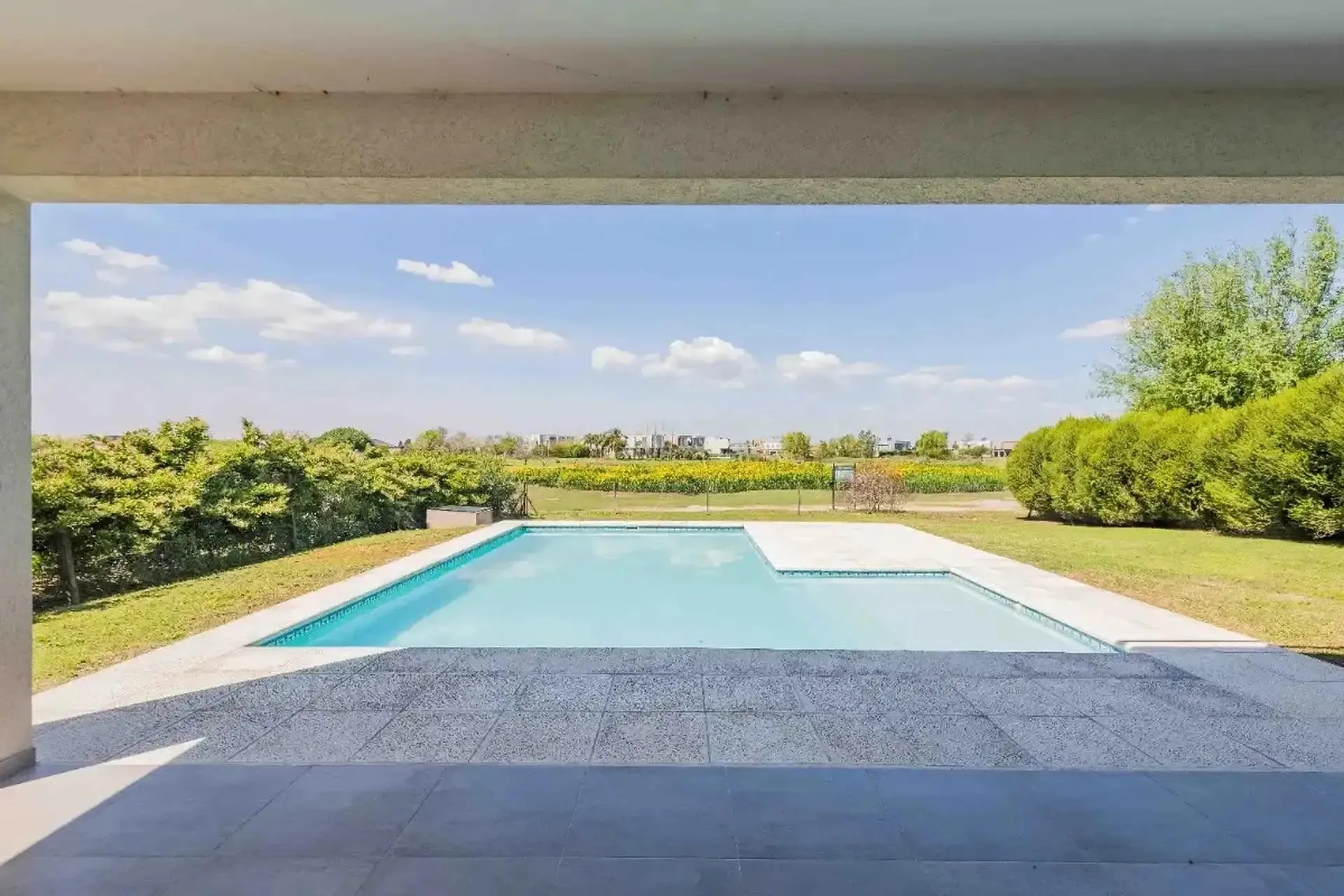 Casa Al Golf en venta- 226 m2 -En Canton Golf- excelente construccion