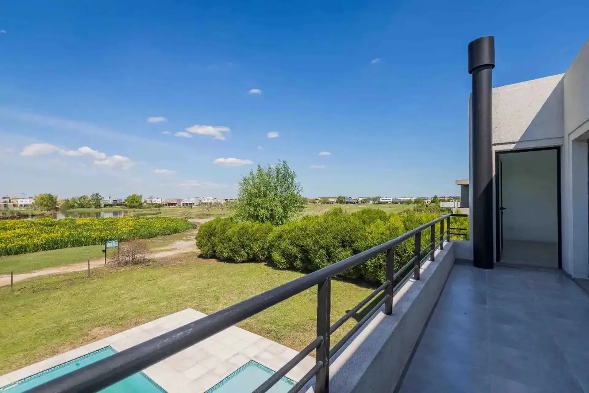 Casa Al Golf en venta- 226 m2 -En Canton Golf- excelente construccion