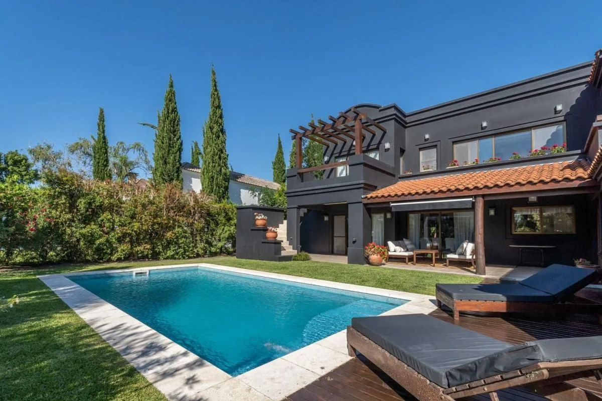 Venta de fabulosa casa en La Alameda Nordelta