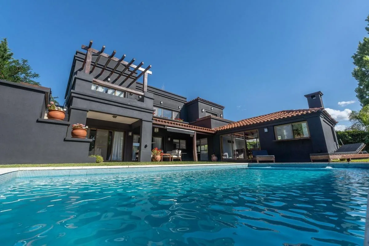 Venta de fabulosa casa en La Alameda Nordelta