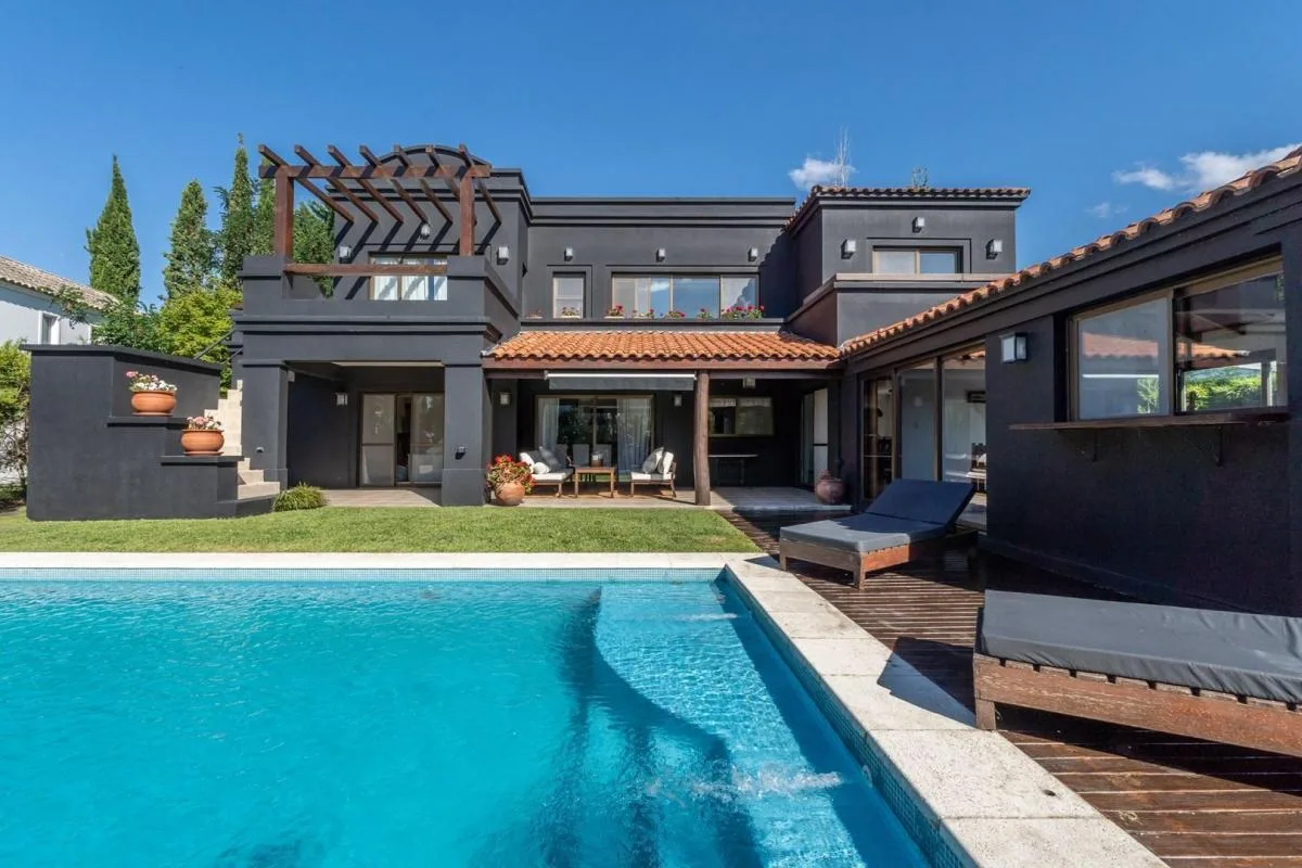 Venta de fabulosa casa en La Alameda Nordelta