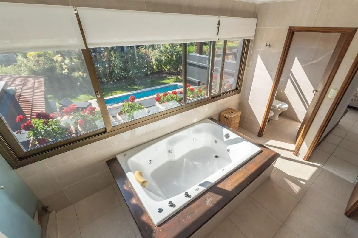 Venta de fabulosa casa en La Alameda Nordelta