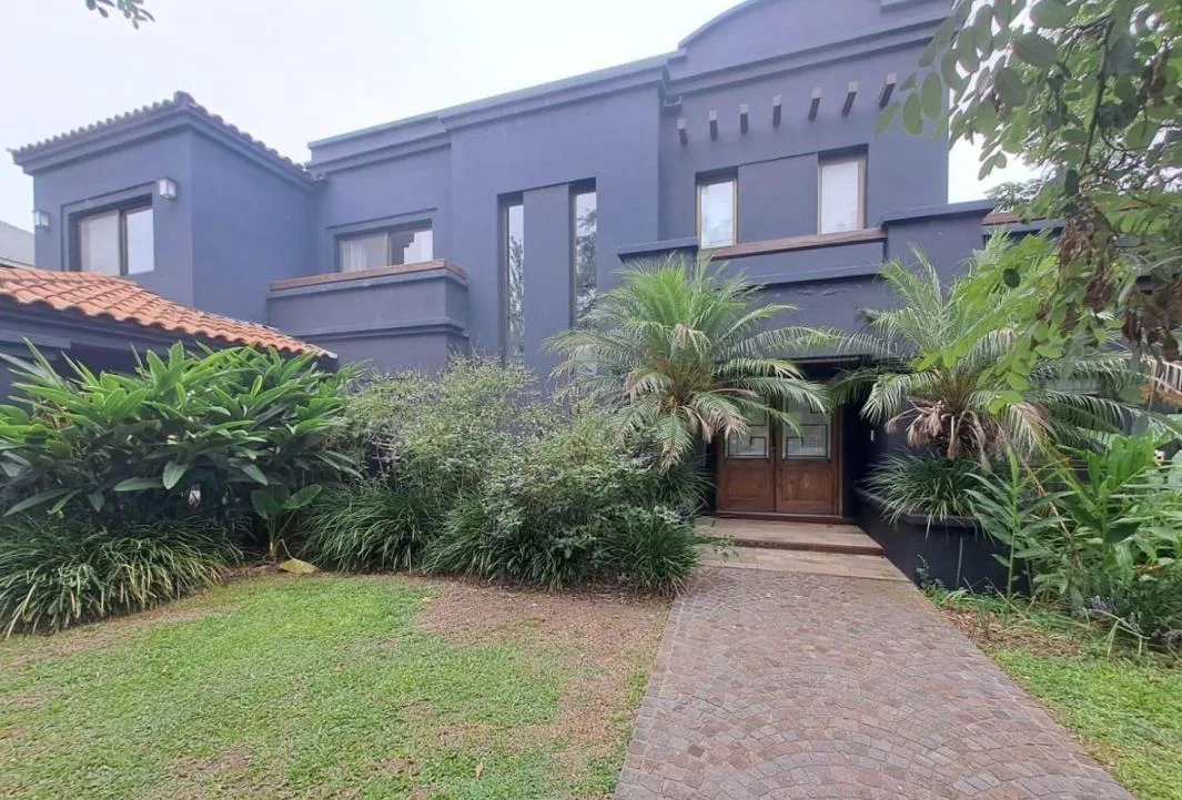 Venta de fabulosa casa en La Alameda Nordelta