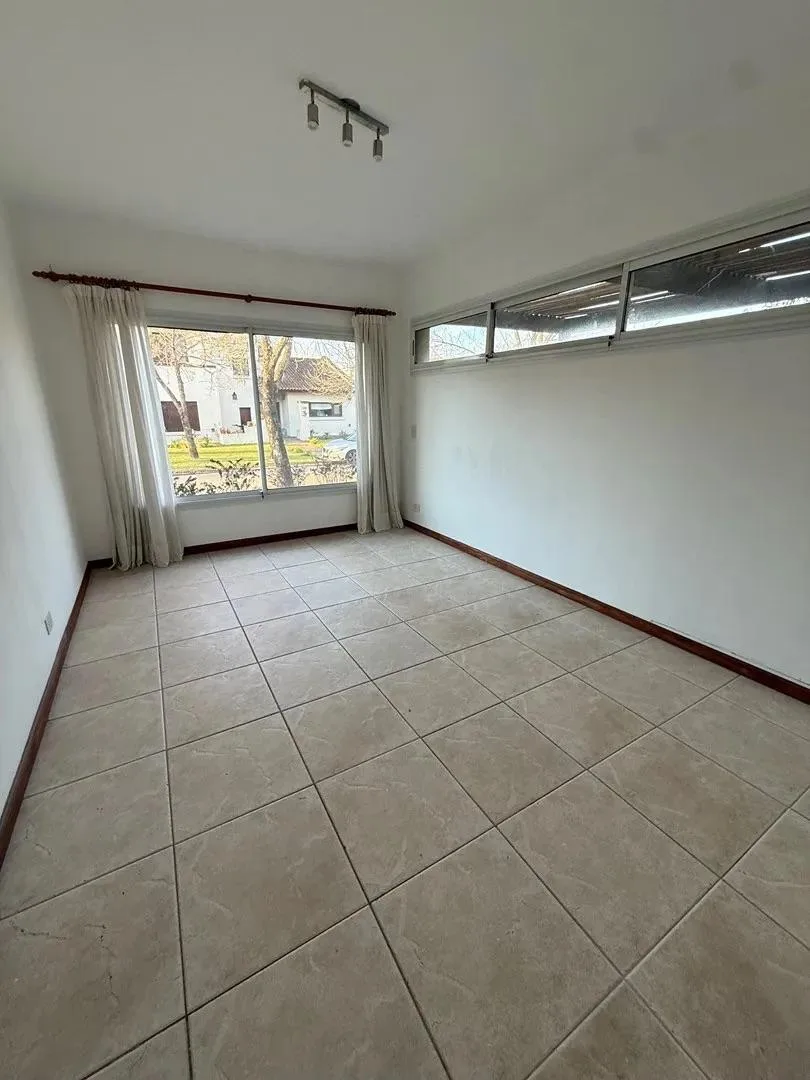 CASA EN  ALQUILER | 4 AMBIENTES | SAN ISIDRO LABRADOR | VILLA NUEVA [duplicada]