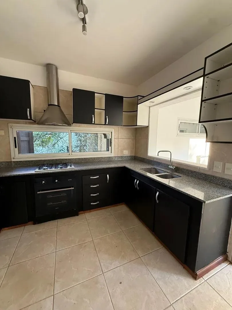 CASA EN  ALQUILER | 4 AMBIENTES | SAN ISIDRO LABRADOR | VILLA NUEVA [duplicada]