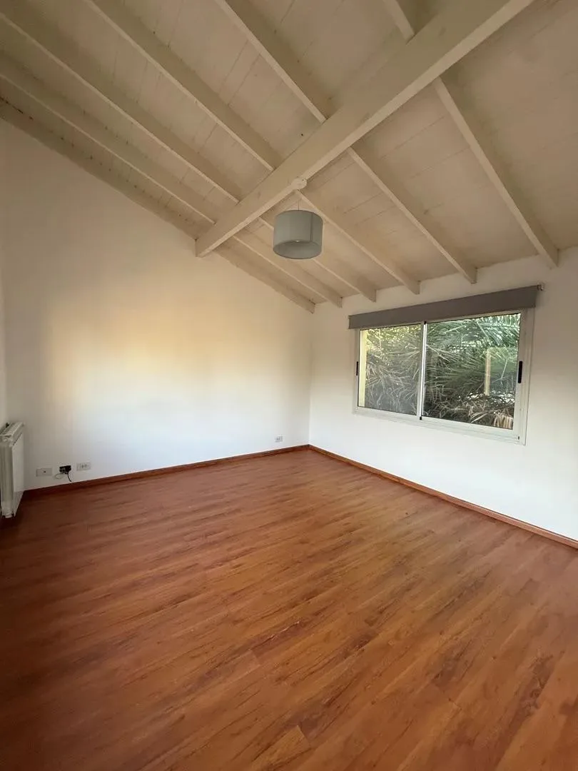 CASA EN  ALQUILER | 4 AMBIENTES | SAN ISIDRO LABRADOR | VILLA NUEVA [duplicada]