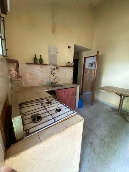 440- VENDE CHALET 4 AMBIENTES .-