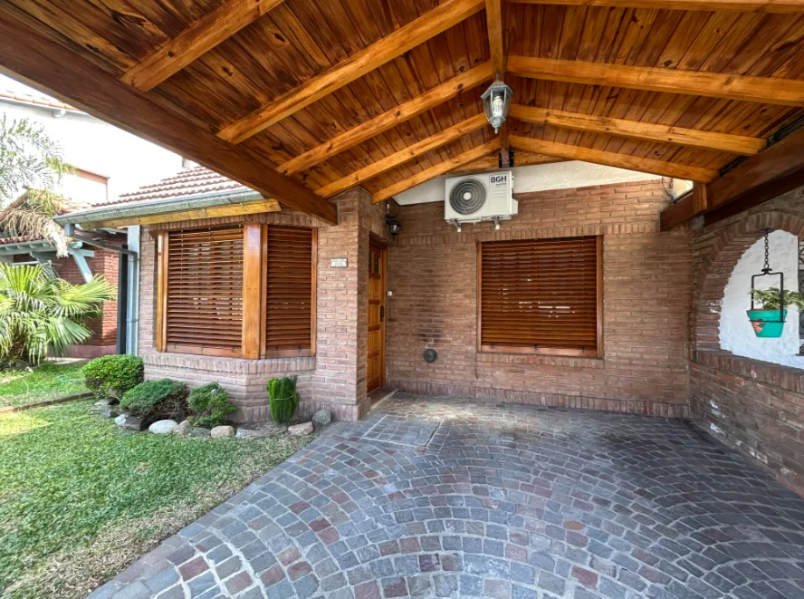 Casa 6 ambientes-Venta-Ciudad Jardin