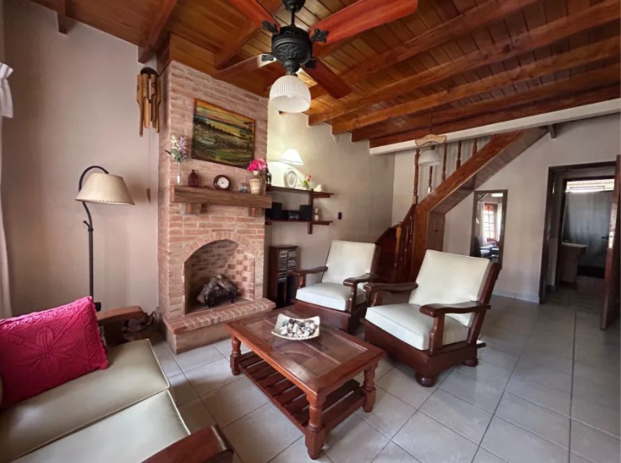 Casa 6 ambientes-Venta-Ciudad Jardin