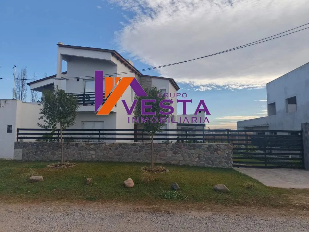 SOLARES DE ORTIZ-Casa-venta-4 dormitorios-piscina-La silleta- Rosario de Lerma-Salta