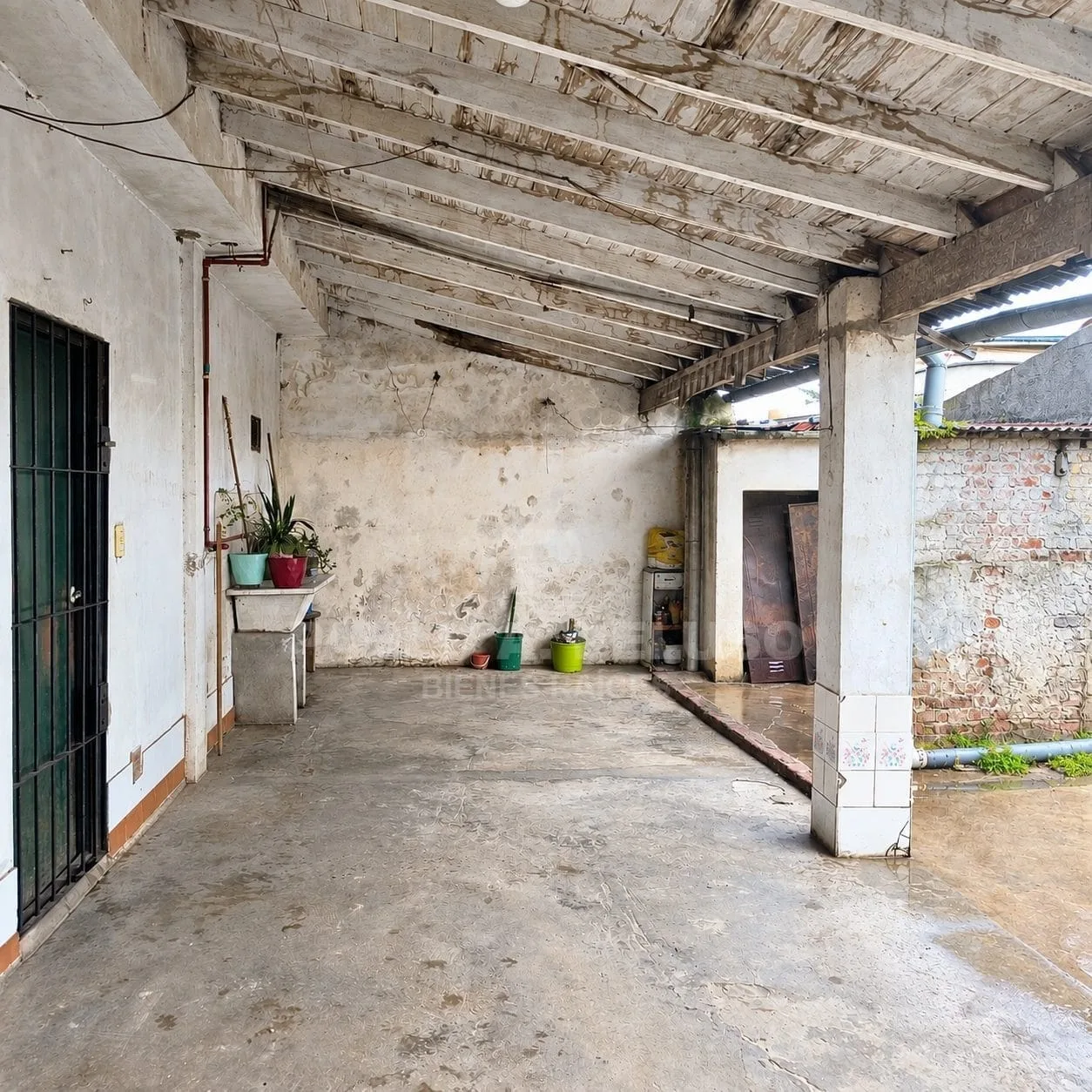 VENTA DEPARTAMENTO 3 AMBIENTES CON LOCAL, MERLO ZONA OESTE. BS. AS.