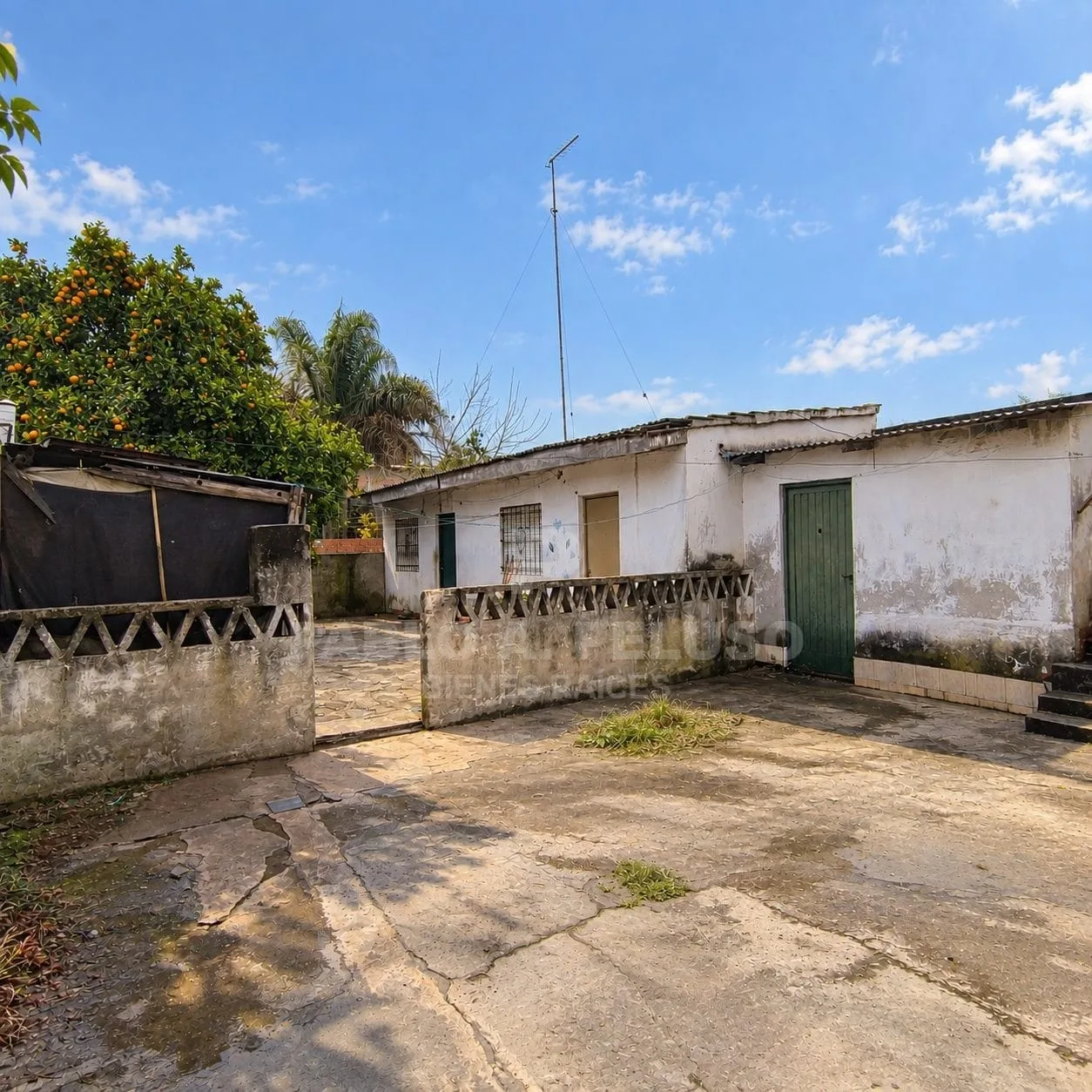 VENTA DEPARTAMENTO 3 AMBIENTES CON LOCAL, MERLO ZONA OESTE. BS. AS.