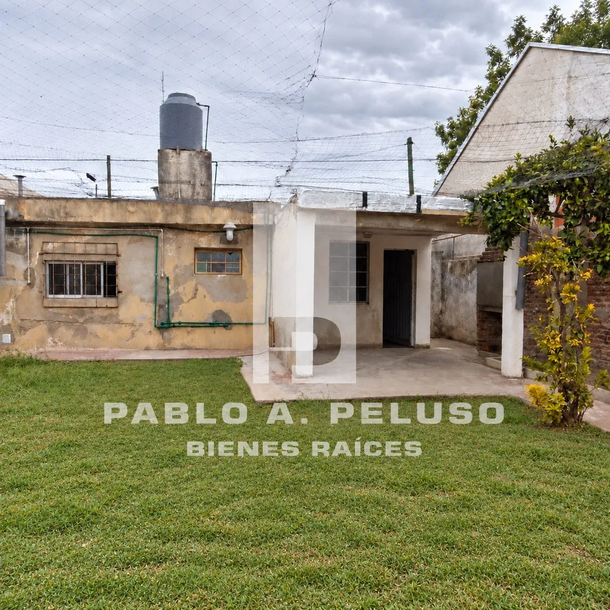 VENTA DE CASA DOS AMBIENTES CON AMPLIO LOTE EN  MERLO. ZONA OESTE. BUENOS AIRES