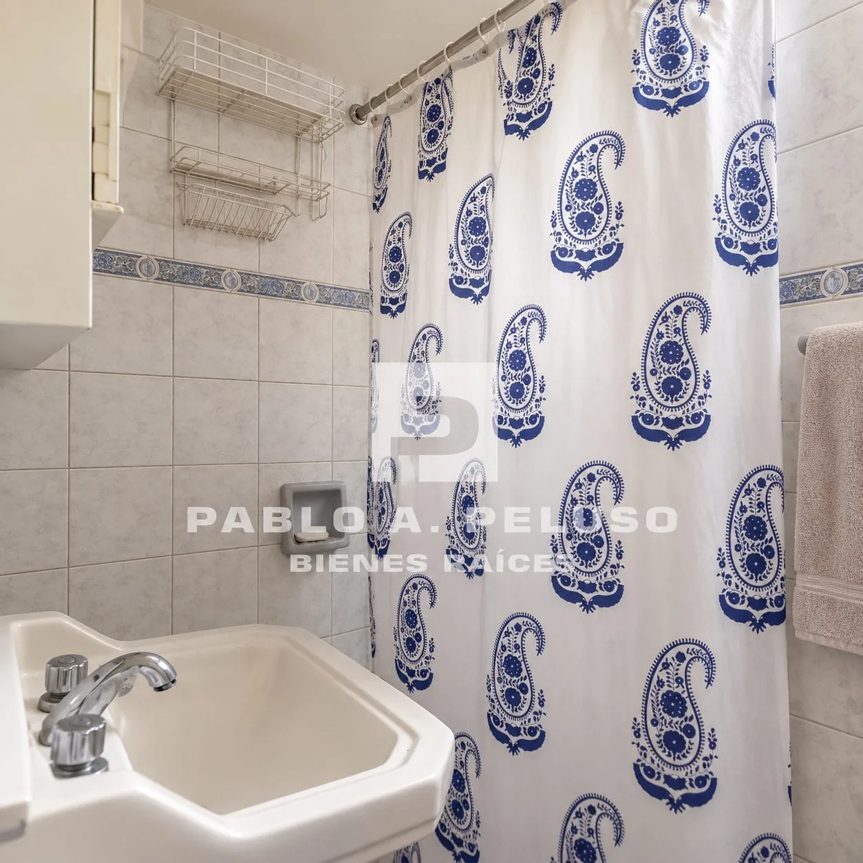 VENTA DE CASA DOS AMBIENTES CON AMPLIO LOTE EN  MERLO. ZONA OESTE. BUENOS AIRES