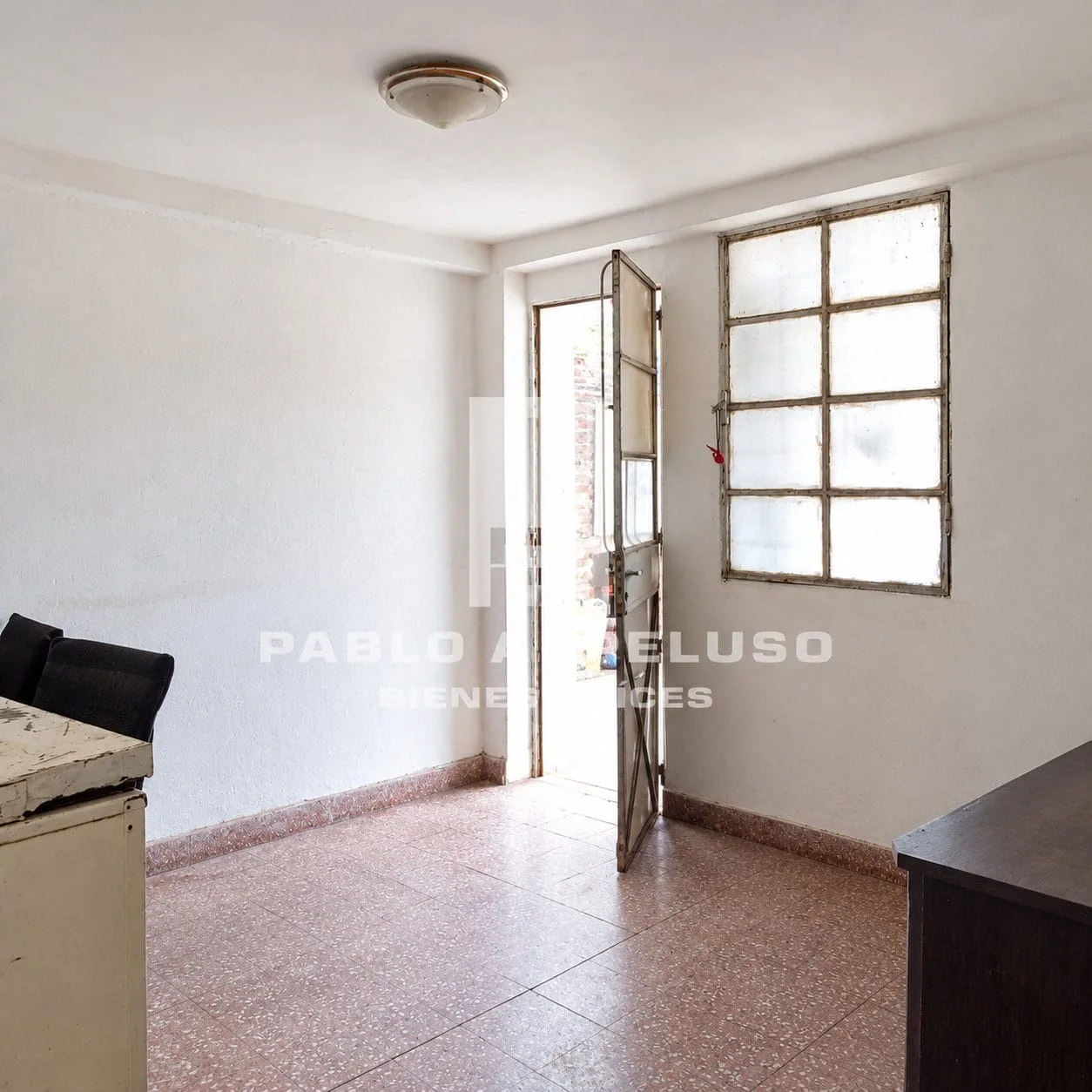 VENTA DE CASA DOS AMBIENTES CON AMPLIO LOTE EN  MERLO. ZONA OESTE. BUENOS AIRES