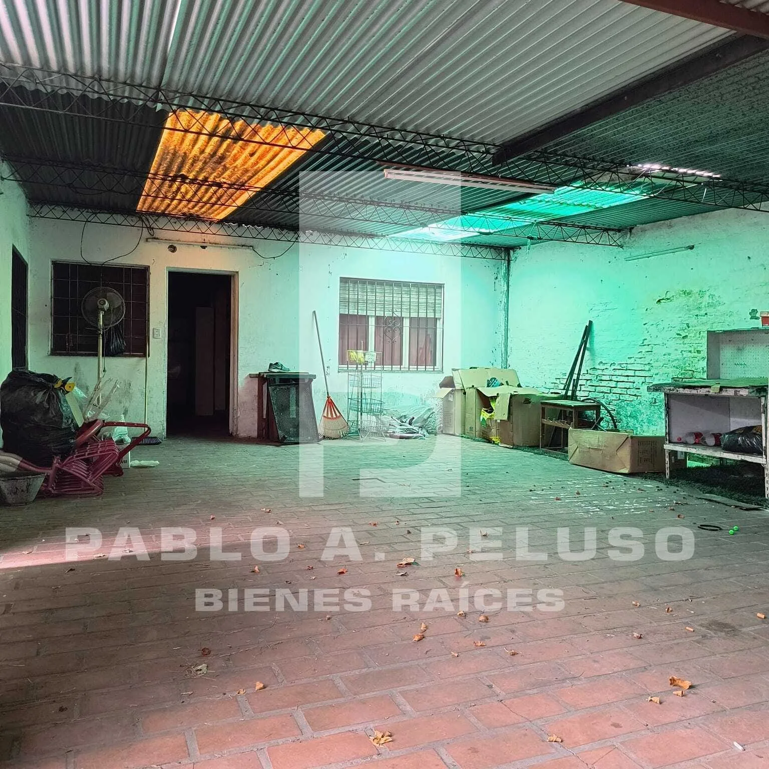 VENTA CASA 4 AMBIENTES Y MONOAMBIENTE EN MERLO. ZONA OESTE. BUENOS AIRES.