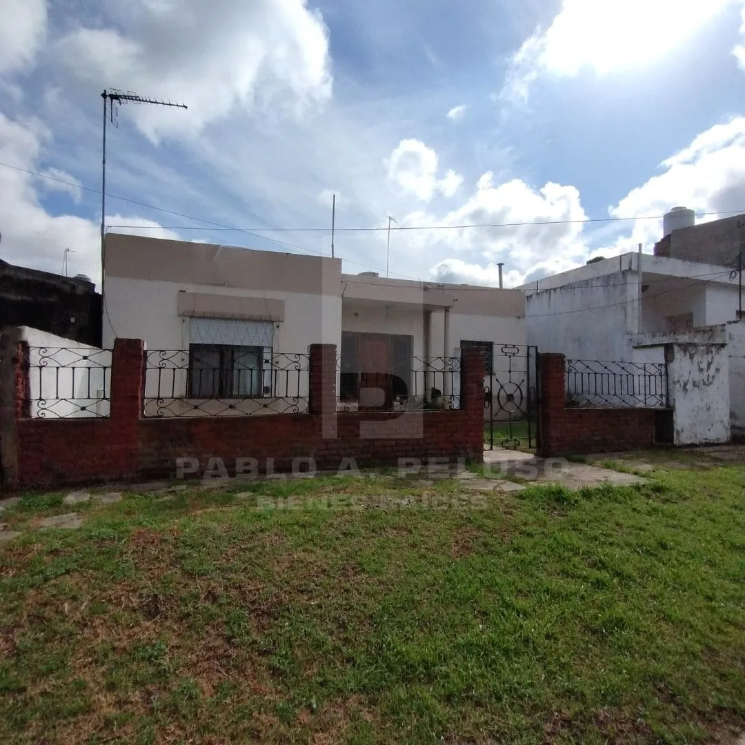 VENTA CASA 3 AMBIENTES Y DEPARTAMENTO 2 AMBIENTES. SAN ANTONIO DE PADUA, MERLO. ZONA OESTE. BUENOS AIRES