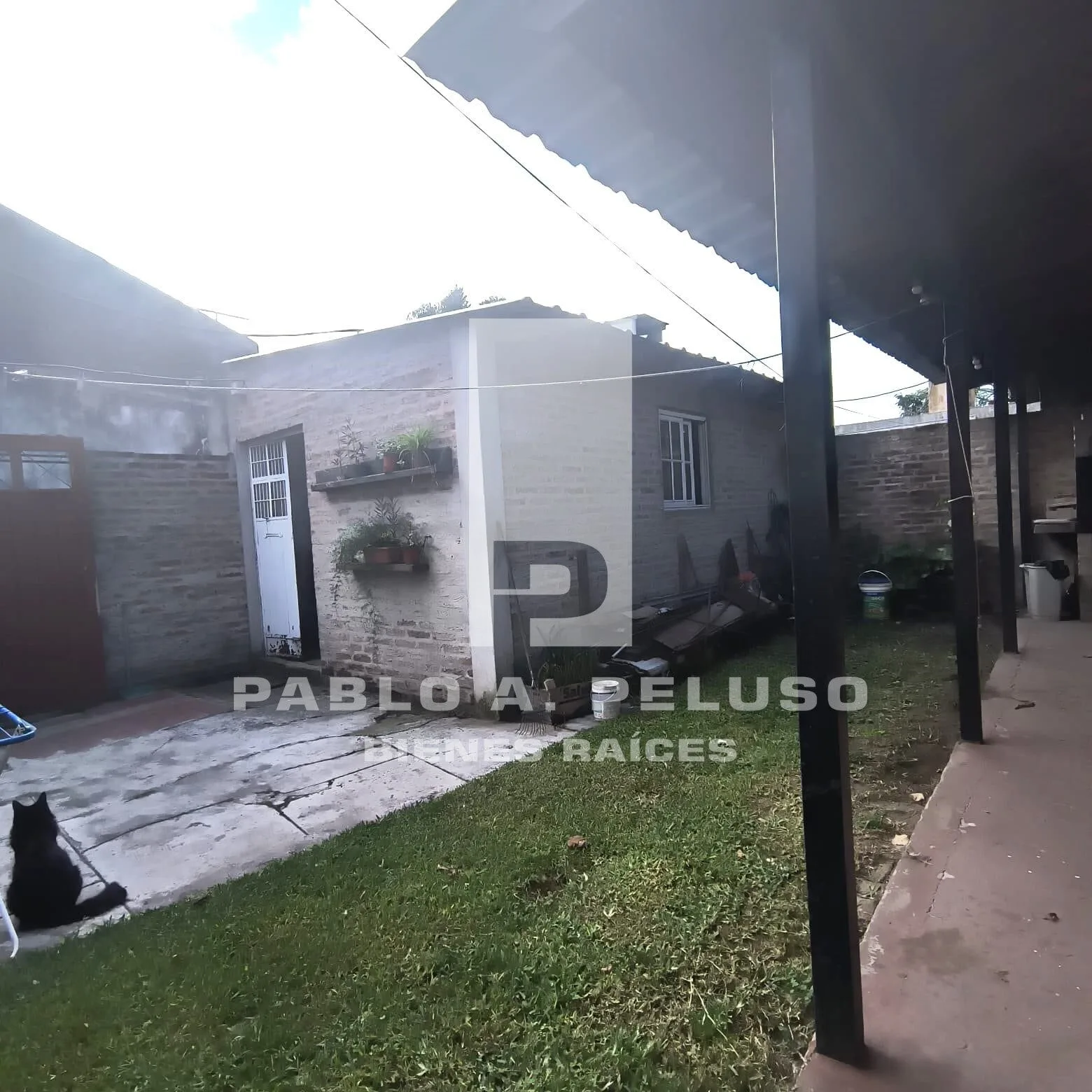 VENTA CASA, TRES AMBIENTES EN MERLO. ZONA OESTE. BUENOS AIRES.