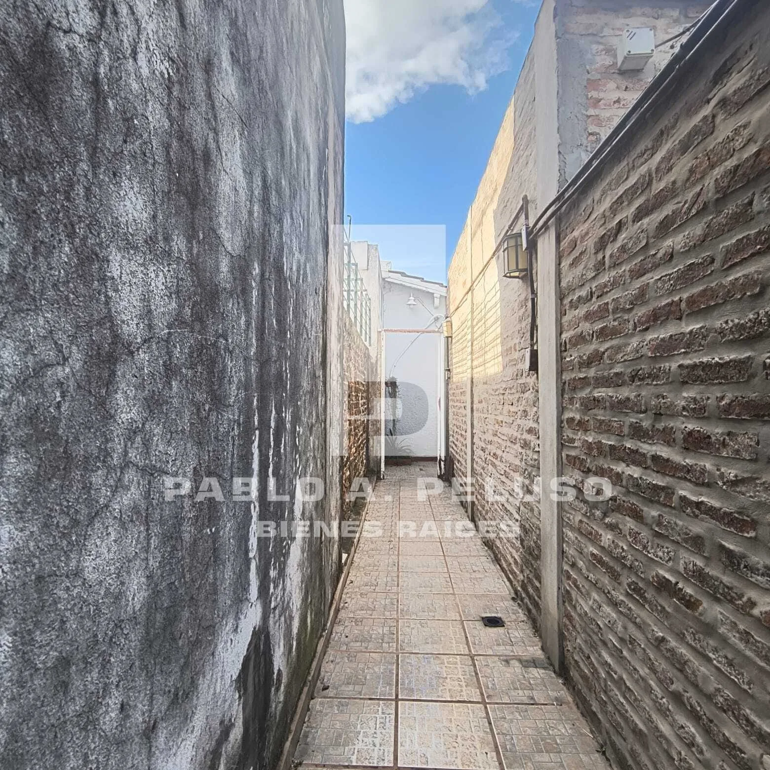 VENTA CASA, TRES AMBIENTES EN MERLO. ZONA OESTE. BUENOS AIRES.