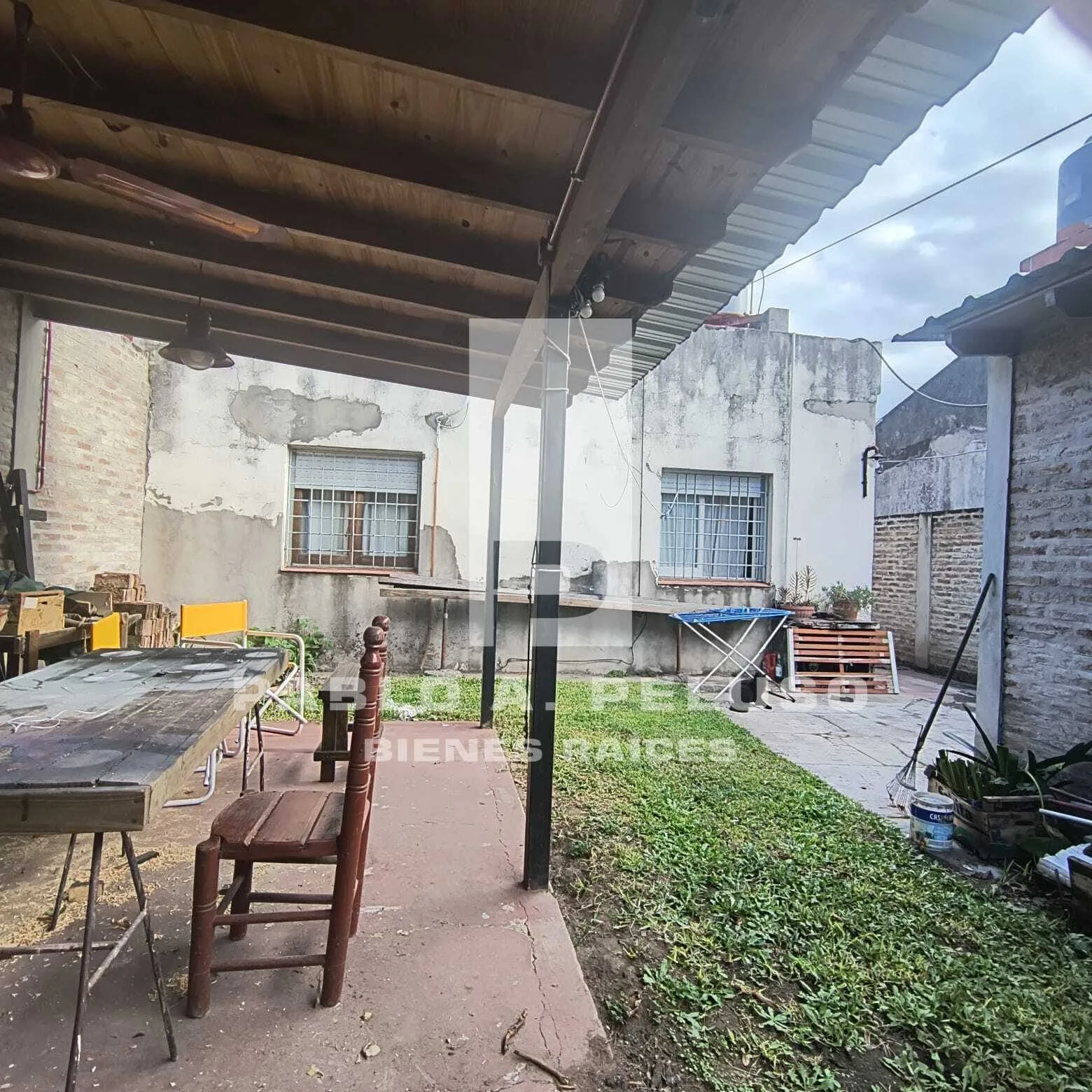 VENTA CASA, TRES AMBIENTES EN MERLO. ZONA OESTE. BUENOS AIRES.