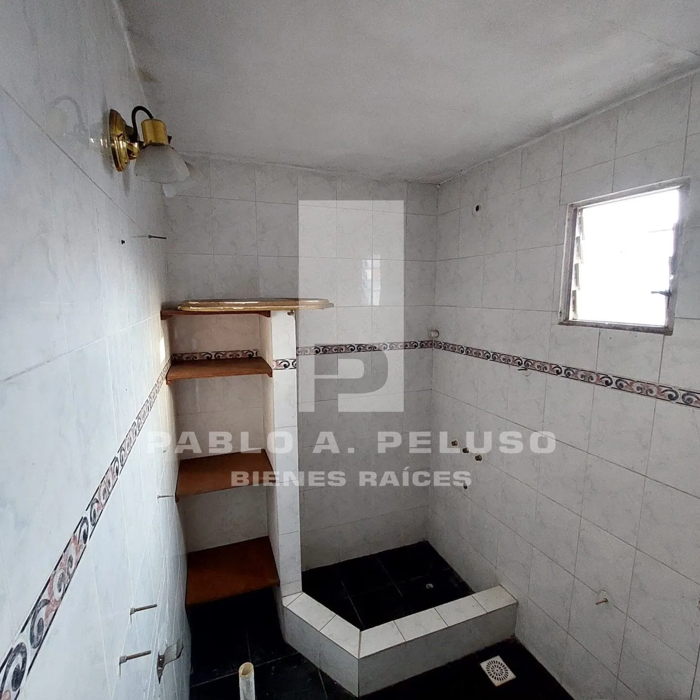 ALQUILER DE GALPÓN CON OFICINA EN MERLO. ZONA OESTE. BUENOS AIRES.