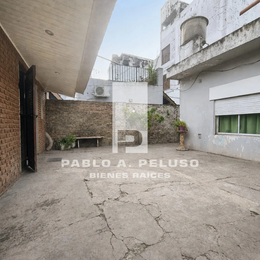 VENTA CASA AL FRENTE Y CASA AL CONTRAFRENTE. MERLO. ZONA OESTE. BUENOS AIRES.