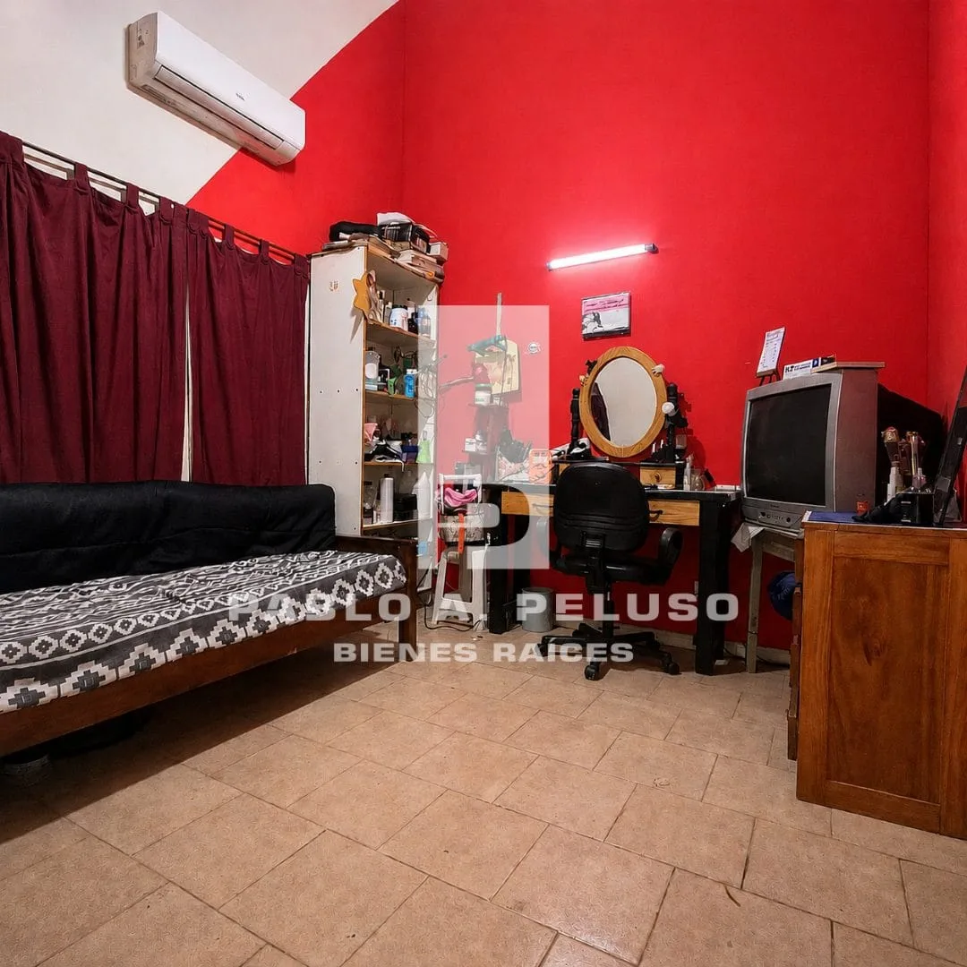 VENTA CASA AL FRENTE Y CASA AL CONTRAFRENTE. MERLO. ZONA OESTE. BUENOS AIRES.