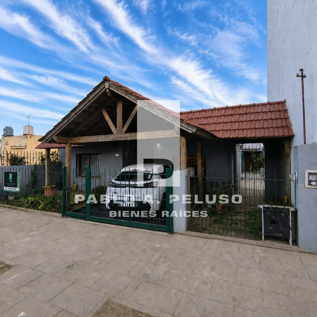 VENTA CASA AL FRENTE Y CASA AL CONTRAFRENTE. MERLO. ZONA OESTE. BUENOS AIRES.