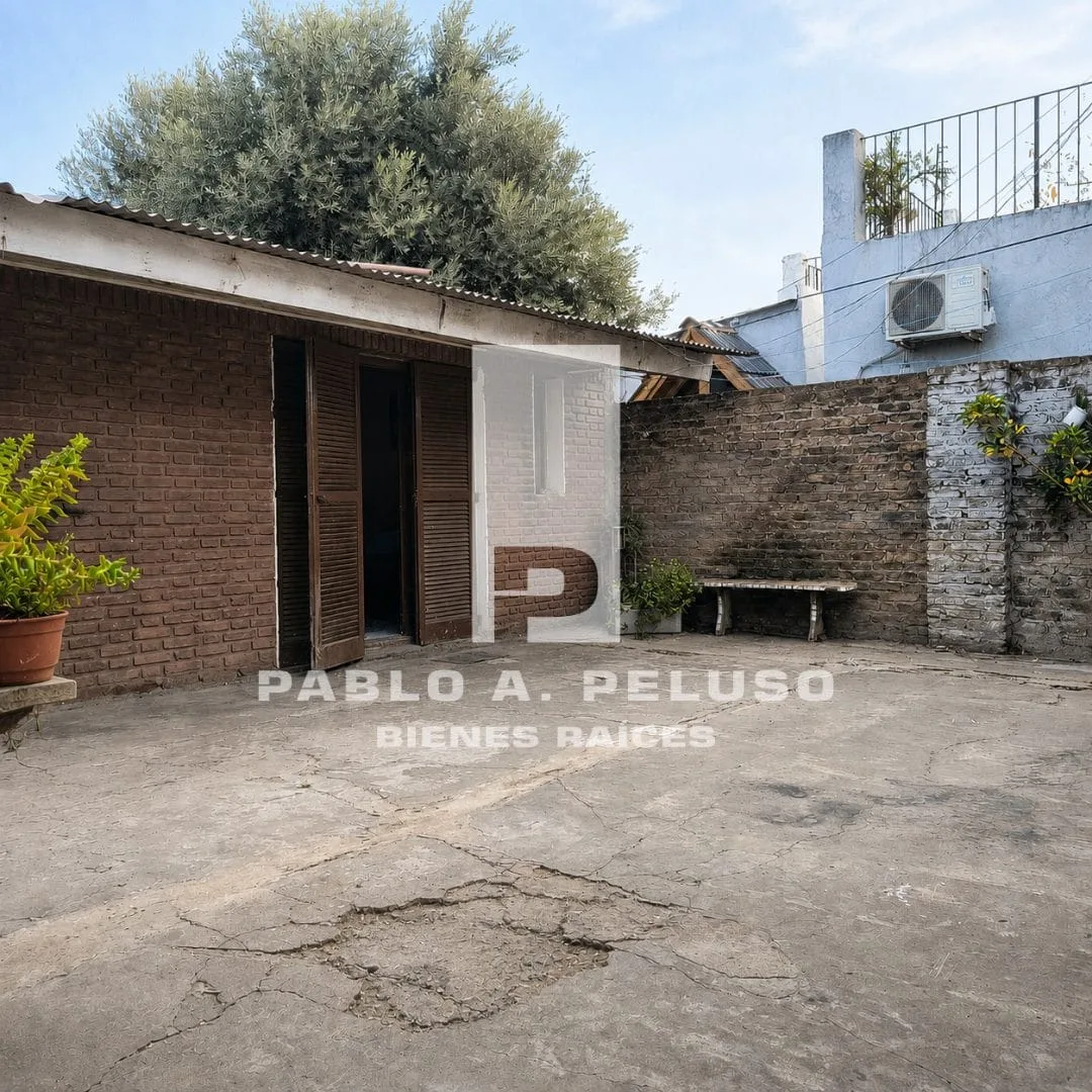 VENTA CASA AL FRENTE Y CASA AL CONTRAFRENTE. MERLO. ZONA OESTE. BUENOS AIRES.